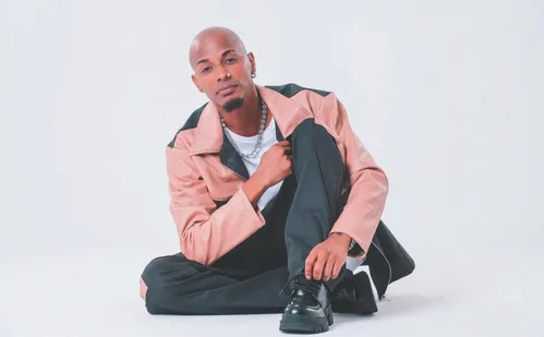 
          Imagem ilustrativa da imagem Festas antecipam o clima  do Carnaval. Confira a programação!
          