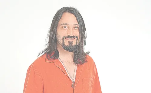 
          Imagem ilustrativa da imagem Festival Novos Cantores: conheça Cesar Baldan
          