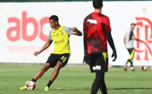 
          Imagem ilustrativa da imagem Flamengo vence Maricá em jogo-treino na preparação para o Carioca
          