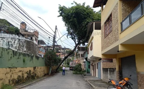 
          Imagem ilustrativa da imagem Fortes chuvas em Cachoeiro de Itapemirim geram transtornos
          