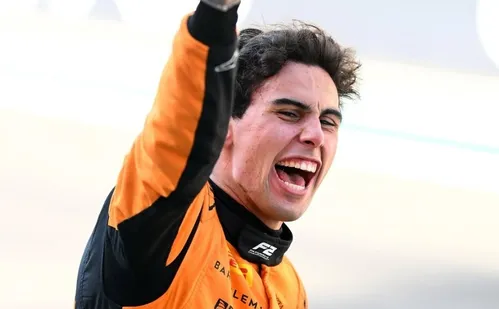 
          Imagem ilustrativa da imagem Gabriel Bortoleto chega em segundo em Abu Dabi e conquista o título da Fórmula 2
          