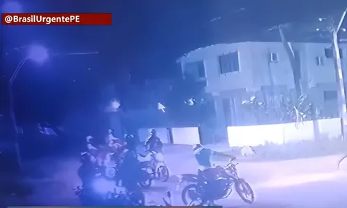 
          Imagem ilustrativa da imagem Gangue de motos assombra Iputinga e desafia segurança no Recife
          