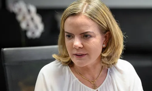 
          Imagem ilustrativa da imagem Ida de Gleisi para governo Lula antecipa discussão sobre sucessão no PT
          