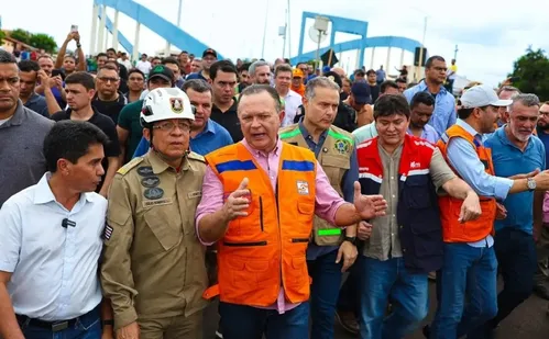 
          Imagem ilustrativa da imagem Governo destina R$ 100 milhões para reconstrução de ponte que desabou
          