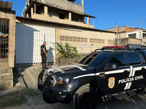 
          Imagem ilustrativa da imagem Grupo é suspeito de aplicar golpe milionário usando cartões de alimentação clonados
          