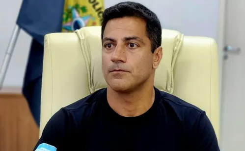 
          Imagem ilustrativa da imagem Grupo é suspeito de aplicar golpe milionário usando cartões de alimentação clonados
          