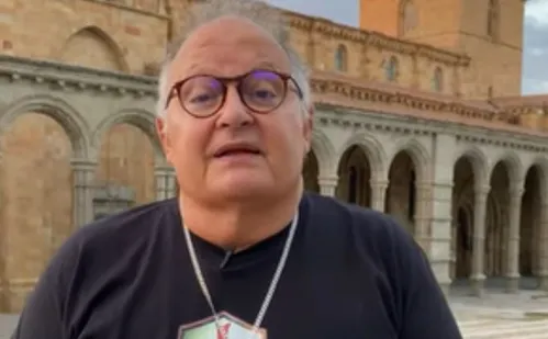 
          Imagem ilustrativa da imagem Guilherme Arantes explica internação e agradece 'de coração'
          