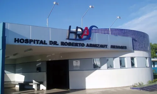 
          Imagem ilustrativa da imagem Homem atira dentro de hospital em São Mateus
          