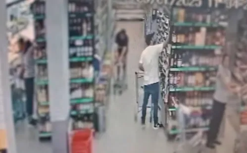 
          Imagem ilustrativa da imagem Homem é preso após furtar vinhos no valor de R$ 300 em Vila Velha
          