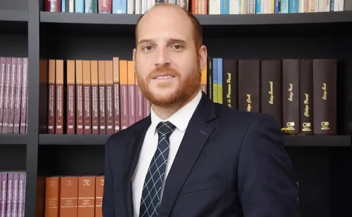 
          Imagem ilustrativa da imagem Idosos vão à Justiça e têm aumento da aposentadoria
          