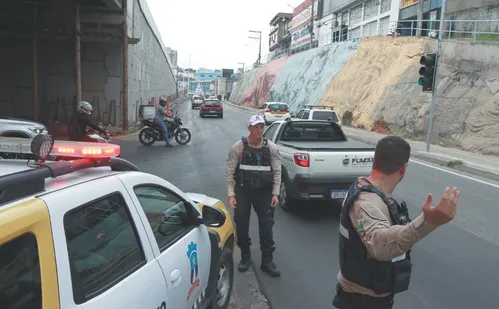 
          Imagem ilustrativa da imagem Infrações no trânsito: fiscalização reforçada nas praias
          