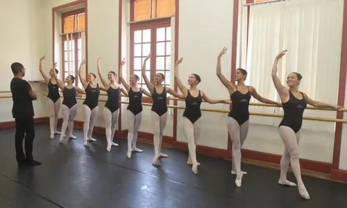 
          Imagem ilustrativa da imagem Inscrições abertas para aprender dança, música e teatro de graça
          