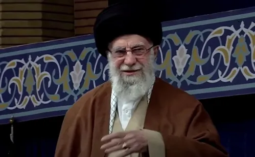 
          Imagem ilustrativa da imagem Irã: em 1º pronunciamento após queda do regime sírio, Khamenei culpa EUA e Israel
          