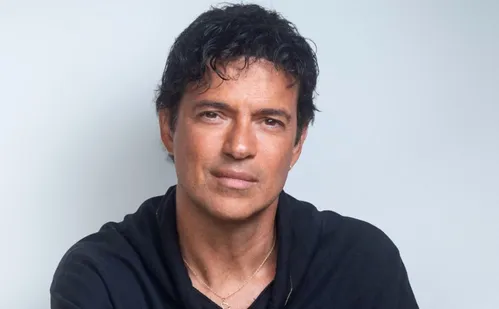 
          Imagem ilustrativa da imagem Jorge Vercillo faz show de graça neste domingo na Praia de Camburi
          