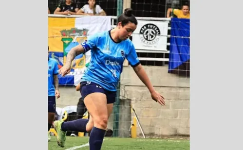 
          Imagem ilustrativa da imagem Jovem morre ao cair de prédio em Balneário Camboriú (SC)
          