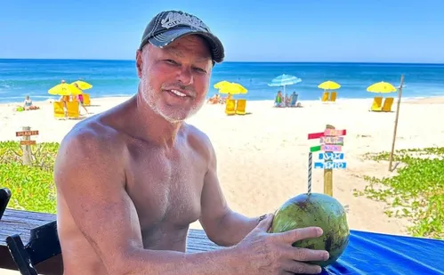 
          Imagem ilustrativa da imagem Kadu Moliterno fala de fase difícil após perder contrato da Globo
          