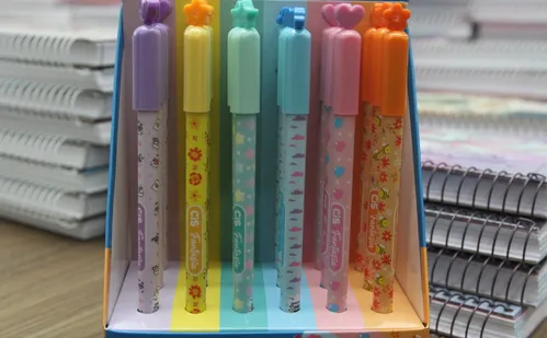 
          Imagem ilustrativa da imagem Lápis de cor infinito, borracha em forma de doce: novidades para a volta às aulas
          
