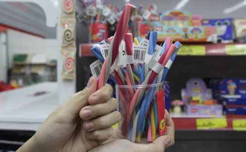 
          Imagem ilustrativa da imagem Lápis de cor infinito, borracha em forma de doce: novidades para a volta às aulas
          