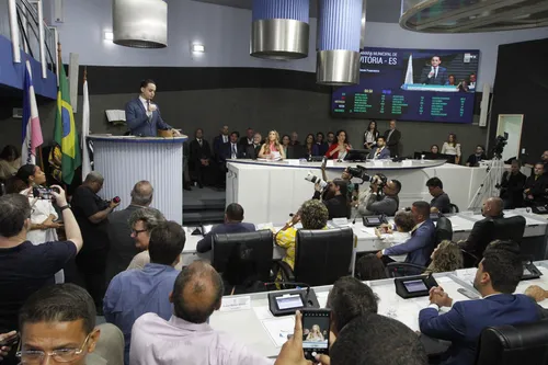 
          Imagem ilustrativa da imagem Lorenzo Pazolini toma posse em Vitória e destaca conquistas da gestão
          