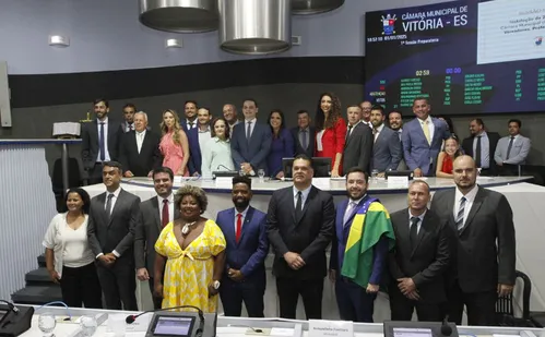 
          Imagem ilustrativa da imagem Lorenzo Pazolini toma posse em Vitória e destaca conquistas da gestão
          