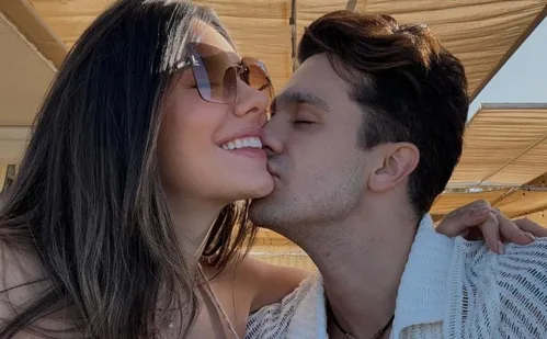 
          Imagem ilustrativa da imagem Luan Santana e Jade Magalhães se casam em cerimônia intimista em São Paulo
          