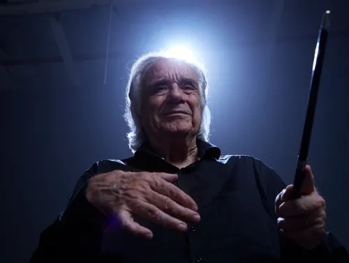 
          Imagem ilustrativa da imagem Maestro João Carlos Martins passa por cirurgia após ser internado em SP
          