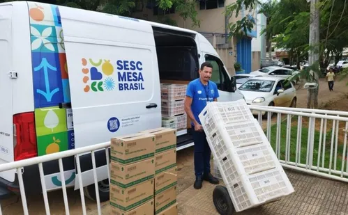 
          Imagem ilustrativa da imagem Mais de 1 tonelada de alimentos doados pelo Sesc para os afetados pela chuva
          