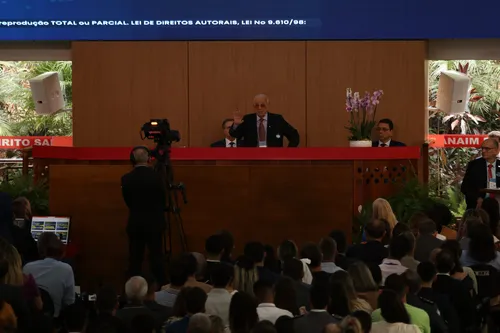 
          Imagem ilustrativa da imagem Maranata cresce sem pedir dinheiro
          