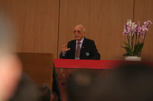 
          Imagem ilustrativa da imagem Maranata faz alerta para o mundo
          