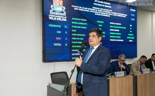 
          Imagem ilustrativa da imagem Osvaldo Maturano vai presidir a Câmara de Vila Velha
          