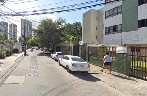 
          Imagem ilustrativa da imagem Médico tenta invadir apartamento na Encruzilhada e é morto por PM
          