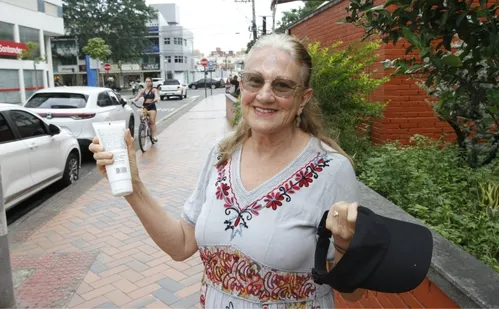 
          Imagem ilustrativa da imagem Médicos explicam como calor intenso pode afetar a saúde
          