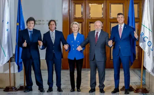 
          Imagem ilustrativa da imagem Acordo entre Mercosul e União Europeia assinado em dezembro, diz Lula
          