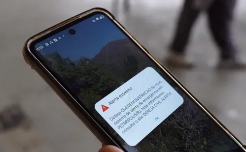 
          Imagem ilustrativa da imagem Defesa Civil do ES dispara alerta de emergência pelo celular pela 1ª vez
          