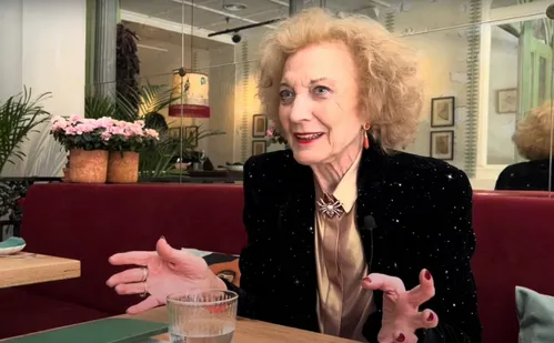 
          Imagem ilustrativa da imagem Morre Marisa Paredes, estrela dos filmes de Almodóvar, aos 78 anos
          