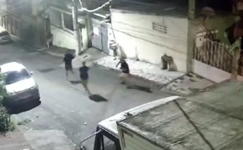 
          Imagem ilustrativa da imagem Motorista de aplicativo é baleado na cabeça em Cariacica
          