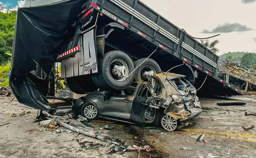 
          Imagem ilustrativa da imagem Motorista suspeito de causar acidente que matou ao menos 41 pessoas se entrega
          