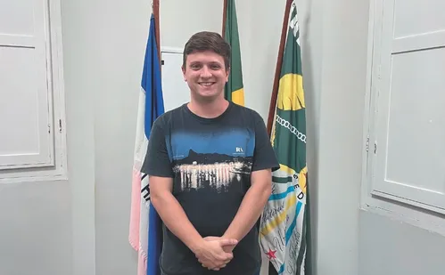 
          Imagem ilustrativa da imagem Novo prefeito de Alfredo Chaves: “A cidade vai estar no lugar que merece”
          