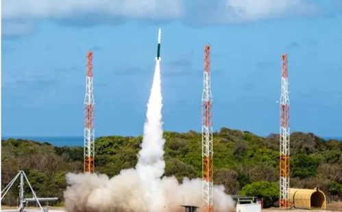 
          Imagem ilustrativa da imagem O que se sabe sobre foguete lançado pela FAB ao espaço?
          