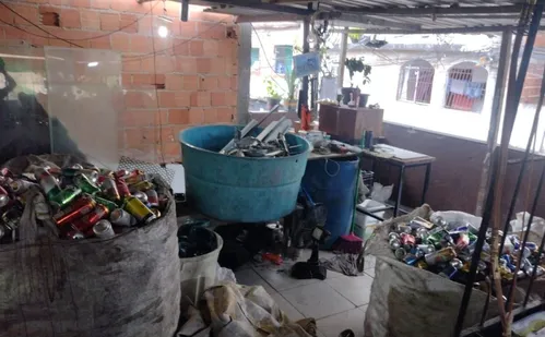 
          Imagem ilustrativa da imagem Operação contra furtos de cabos de telefone furtados termina com dois presos no ES
          