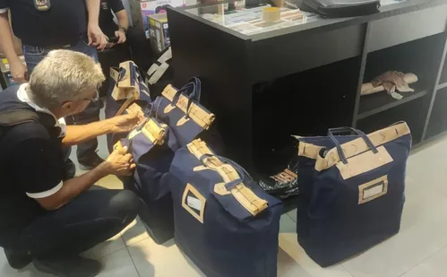 
          Imagem ilustrativa da imagem Operação da PF apreende mais de R$ 1 milhão em aparelhos eletrônicos no ES
          