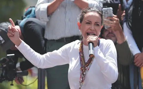 
          Imagem ilustrativa da imagem 'Maduro está consolidando golpe, diz María Corina, líder da oposição na Venezuela
          