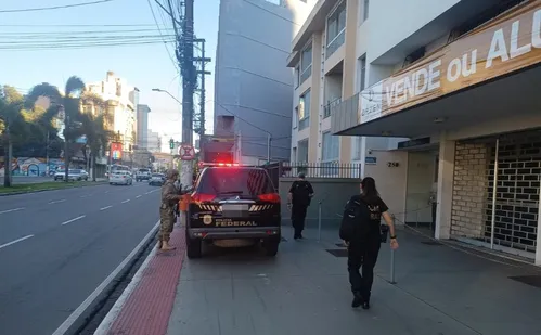 
          Imagem ilustrativa da imagem PF realiza operação em Vitória para combater pornografia infantil na internet
          