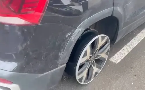 
          Imagem ilustrativa da imagem PRF flagra motorista dirigindo carro sem dois pneus na BR-153, no interior de SP
          