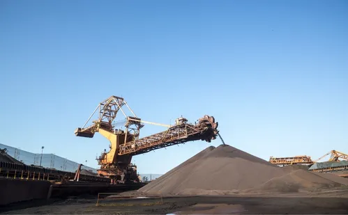 
          Imagem ilustrativa da imagem Petróleo e minério vão aumentar empregos no ES em 2025
          