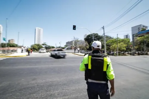 
          Imagem ilustrativa da imagem Pontilhão da Agamenon Magalhães facilIta acesso a Zona Norte do Recife
          