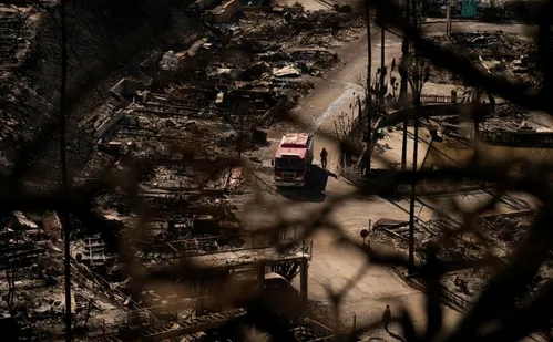 
          Imagem ilustrativa da imagem Por que as florestas da Califórnia estão queimando nesta proporção no inverno?
          