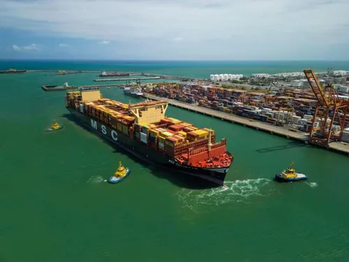 
          Imagem ilustrativa da imagem Porto de Suape tem crescimento de 5,2% na movimentação de carga
          