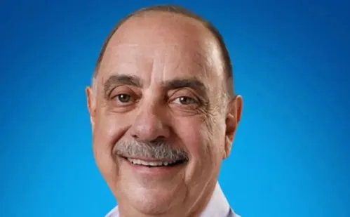 
          Imagem ilustrativa da imagem Prefeito de BH é empossado virtualmente após recomendação médica
          