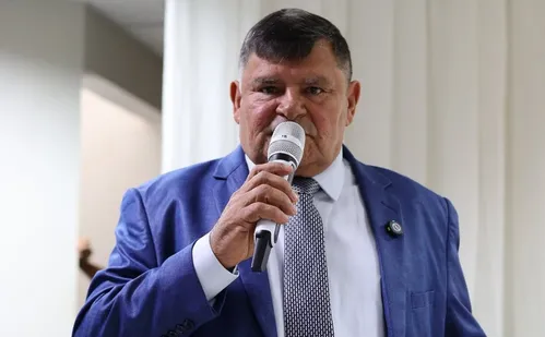 
          Imagem ilustrativa da imagem Prefeito de cidade no interior do Ceará é preso antes de posse e filho assume cargo
          